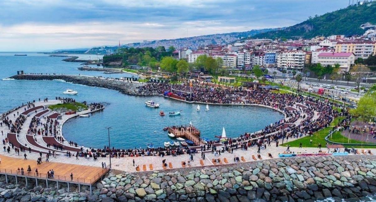 Ganita sahili yüzme noktaları
