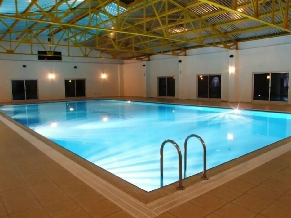 Kemalpaşa Sarp Hotel Havuzu